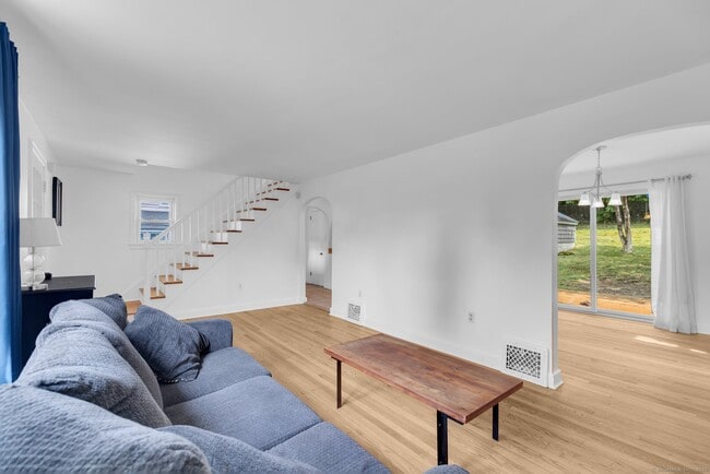 Building Photo - 23 Oldroyd St