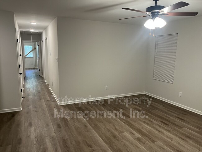 Building Photo - 4503 Suncrest Dr
