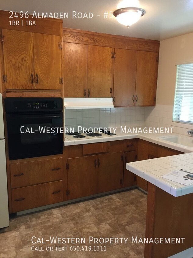 Primary Photo - 1 bed 1 bath upstairs apartment in Willow ...