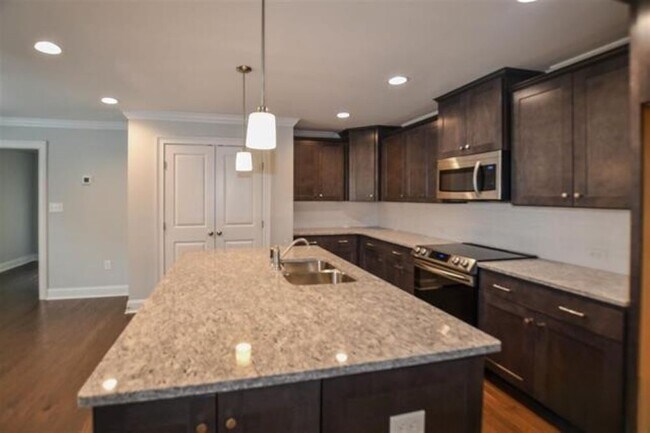 Foto del edificio - 113 Gary Allen Blvd