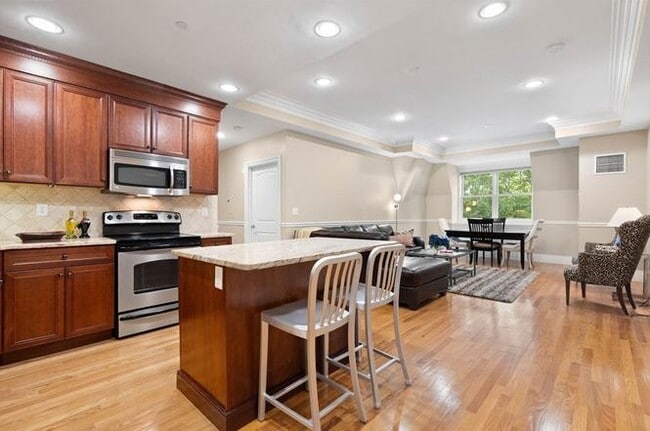 Building Photo - WResle