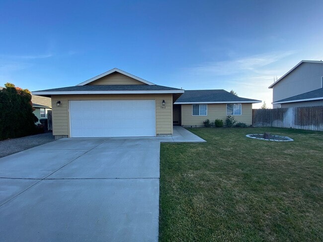 Building Photo - 7912 Quadra Dr