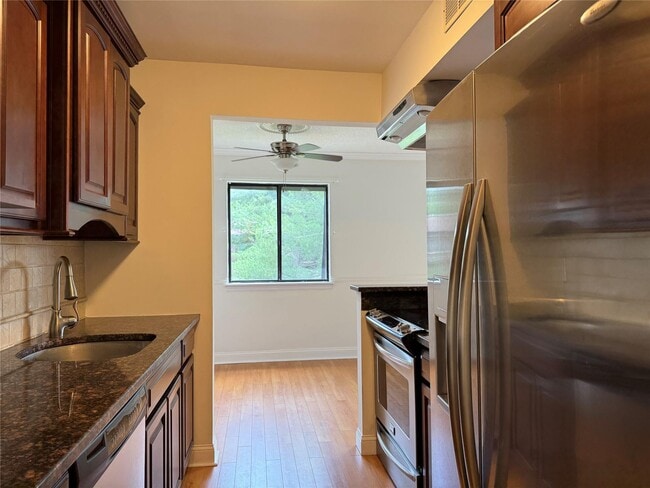 Building Photo - 614 Cherry Hill Dr