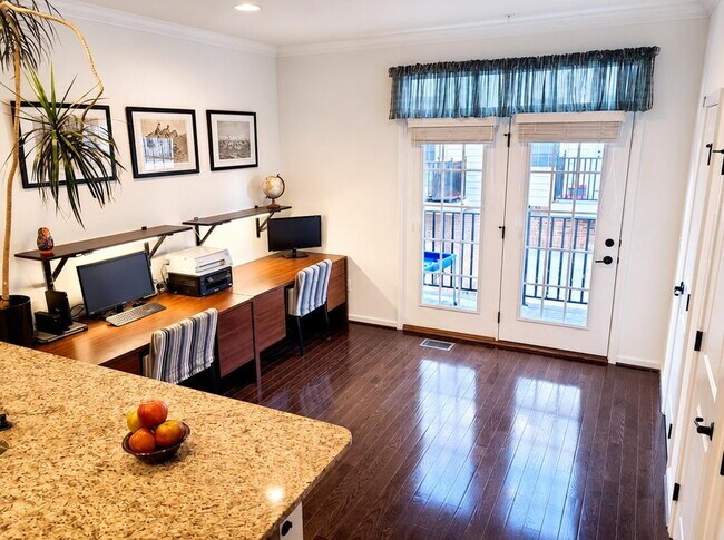 Building Photo - Luxury 4-Level Townhome with Rooftop Balcony Near Historic Downtown Leesburg