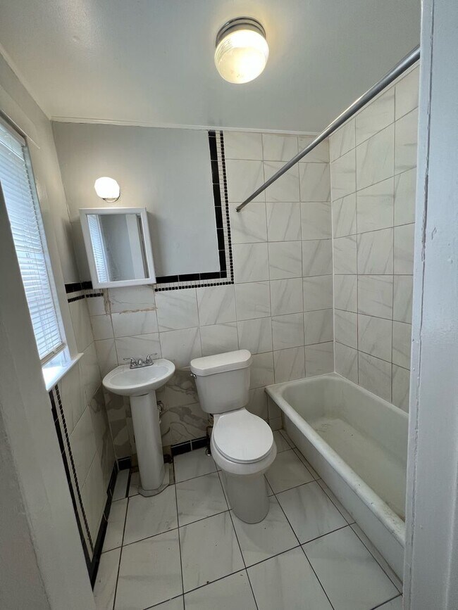 Building Photo - 85 Meigs St