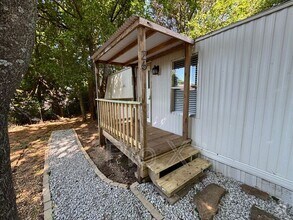 Building Photo - 304 N Bloomington St