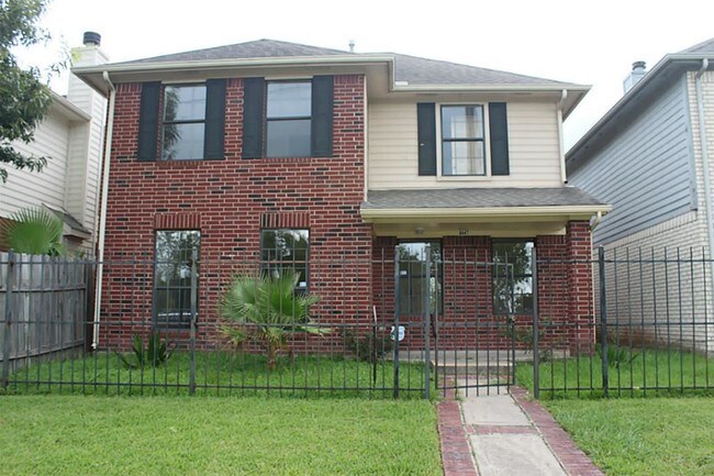 Building Photo - 8647 Rustling Lvs Dr