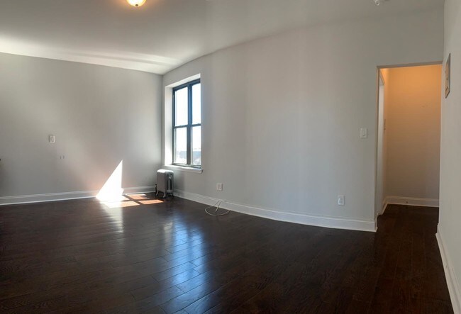 Building Photo - 218 74th St