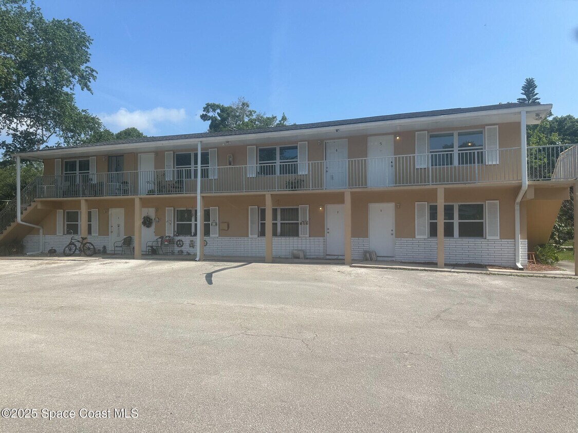 Foto principal - 89 NW Irwin Ave