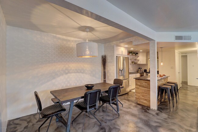 Foto del edificio - 454 W Brown Rd