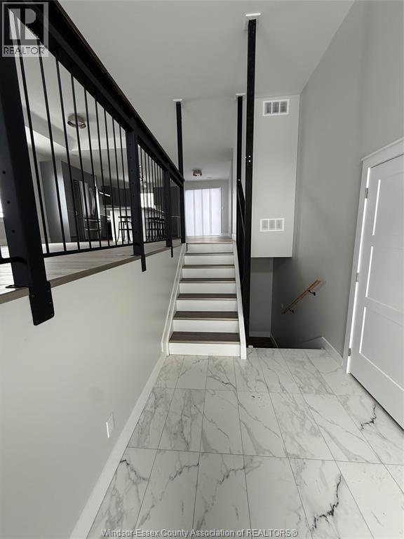 Building Photo - 31 Cameron Ave