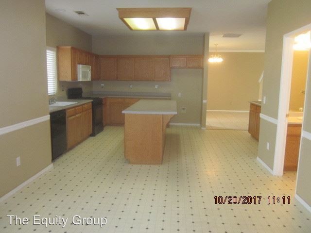 Building Photo - 900 W Packwood Ct