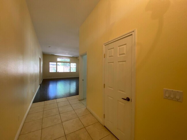 Foto del edificio - Gorgeous Single Story Home in Gated Aliant...