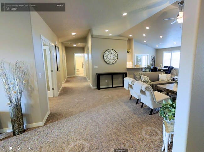 Foto del edificio - 4742 SW Volcano Ave