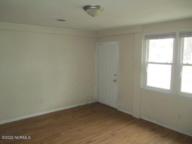 Building Photo - 514 Elm St
