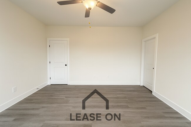 Foto del edificio - Spacious 3 Bedroom Home with Oversized Primary Suite near Webb & Pawnee