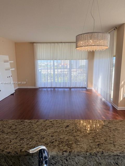 Foto del edificio - 19501 W Country Club Dr