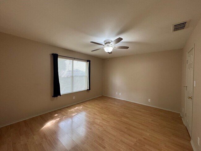 Foto del edificio - Available now in Bridle Ridge!