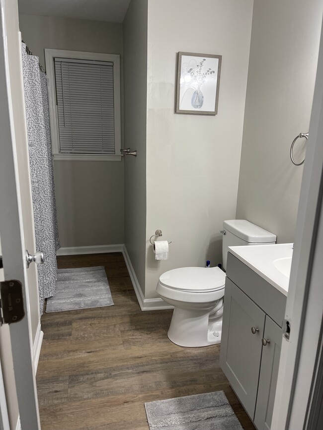 Foto del edificio - 225 William Hardin Rd