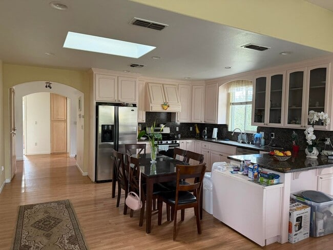 Photo - 5511 San Francisco Blvd Apartment