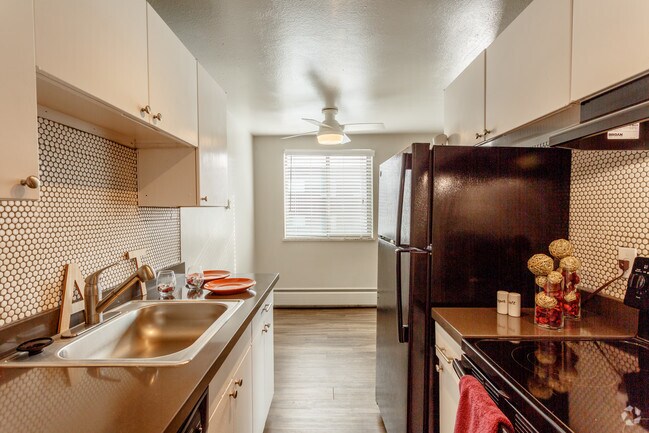 2HAB, 1BA - 775 ft² - The Birch