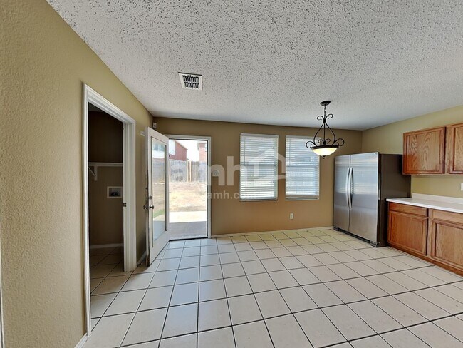 Foto del edificio - 5169 Gold Basin Rd