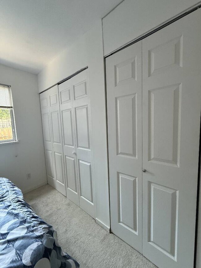 Photo du bâtiment - 23418 Tamarack Ln