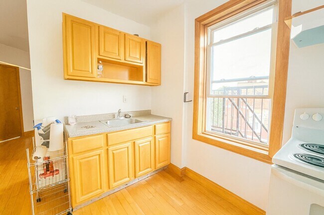 Foto del edificio - 549 W SIDE Ave