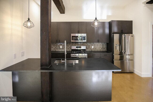 Building Photo - 1508 N Mascher St