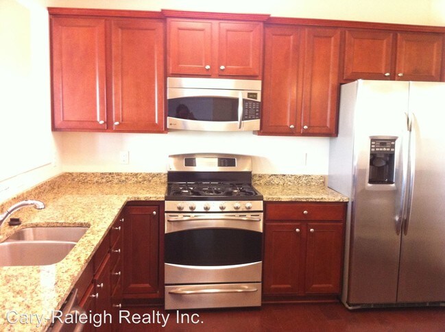 Building Photo - 405 Dyersville Dr
