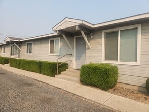 Building Photo - 1708 S 11th Ave
