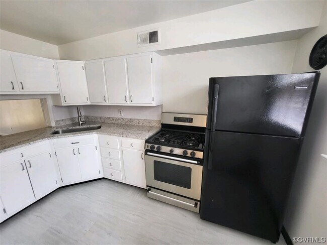 Foto del edificio - 409 N Hamilton St