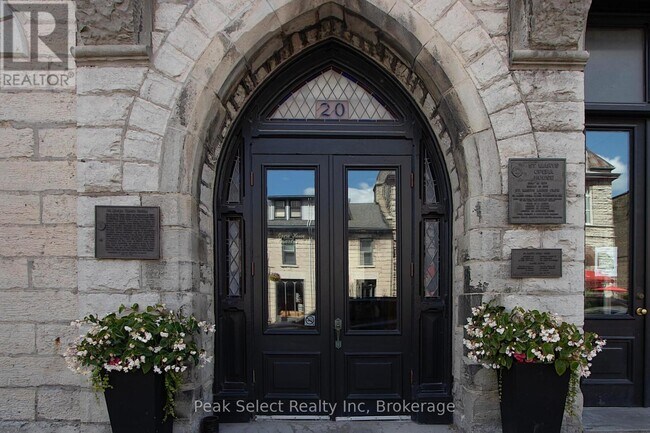 Photo du bâtiment - 20 Water St S