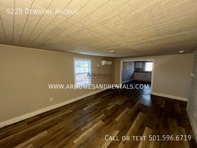 Foto del edificio - 522 Dewayne Ave