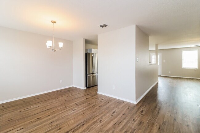 Building Photo - 332 Indian Blanket Dr