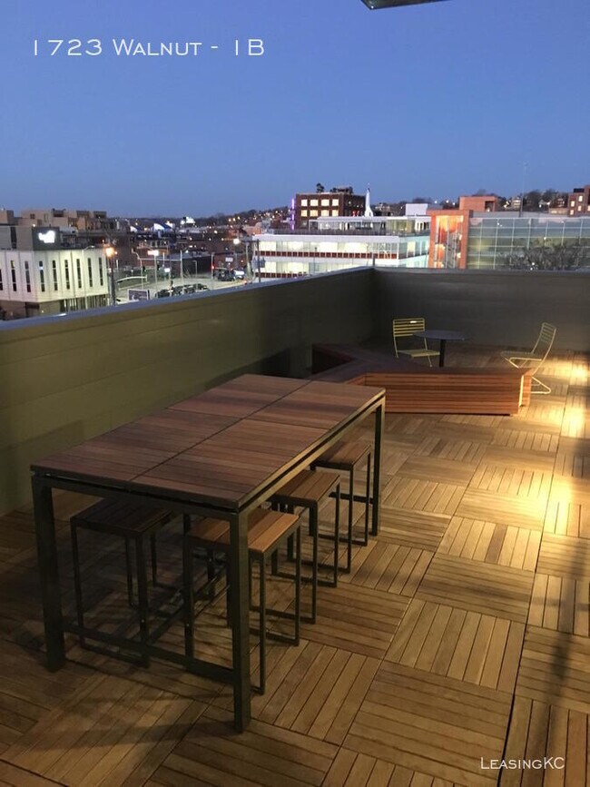 Foto del edificio - 1 Bedroom Crossroads Loft for Lease!