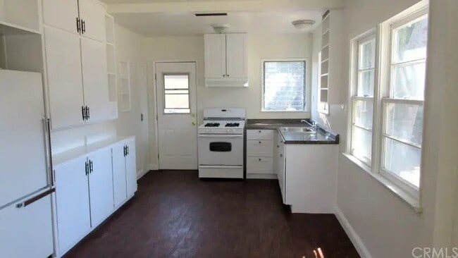 Foto del edificio - 284 Foothill Blvd