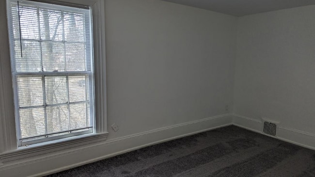 Building Photo - 721 N Hamilton St