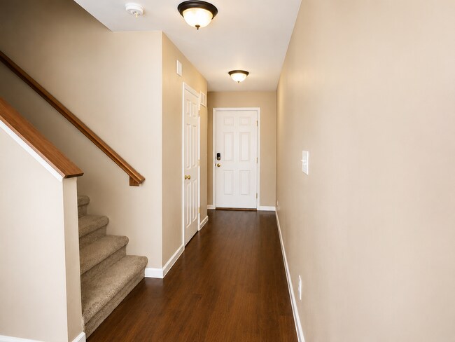 Building Photo - 5571 Wavecrest Cir