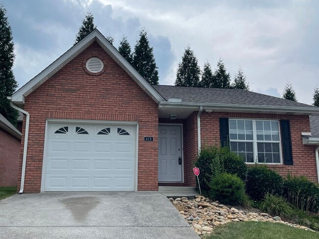 Photo - 213 Timbercreek Way House