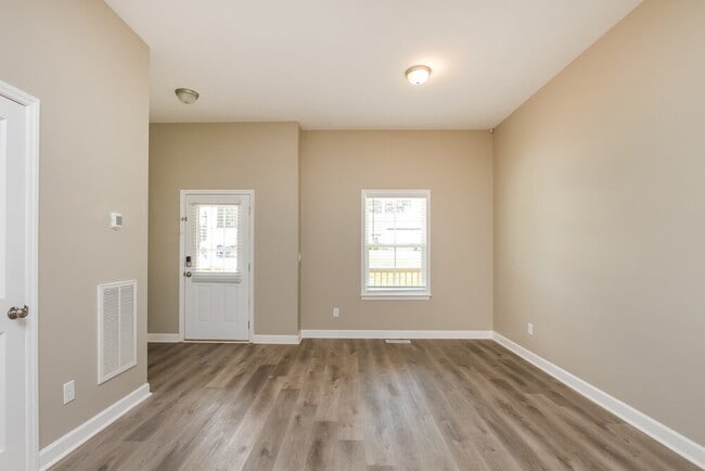 Building Photo - 115 Walking Horse Run
