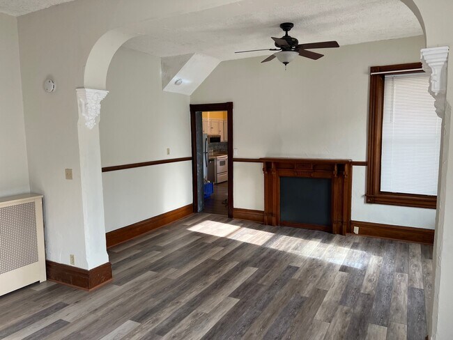 Building Photo - 5413 Mauser St