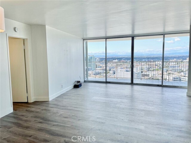 Building Photo - 700 E Ocean Blvd