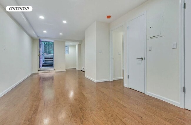 Building Photo - 331 E 89th St
