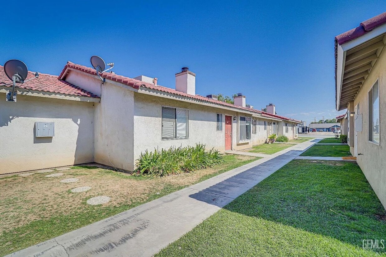 Building Photo - 4418 White Ln
