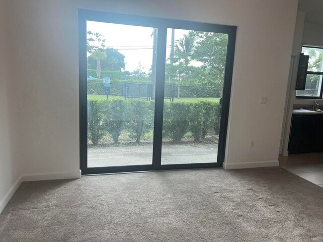 Foto del edificio - 9052 Gulf Run Way