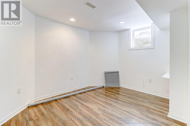 Photo du bâtiment - 6 Amberview Dr