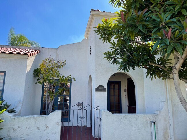 Foto del edificio - 2527 Bancroft St