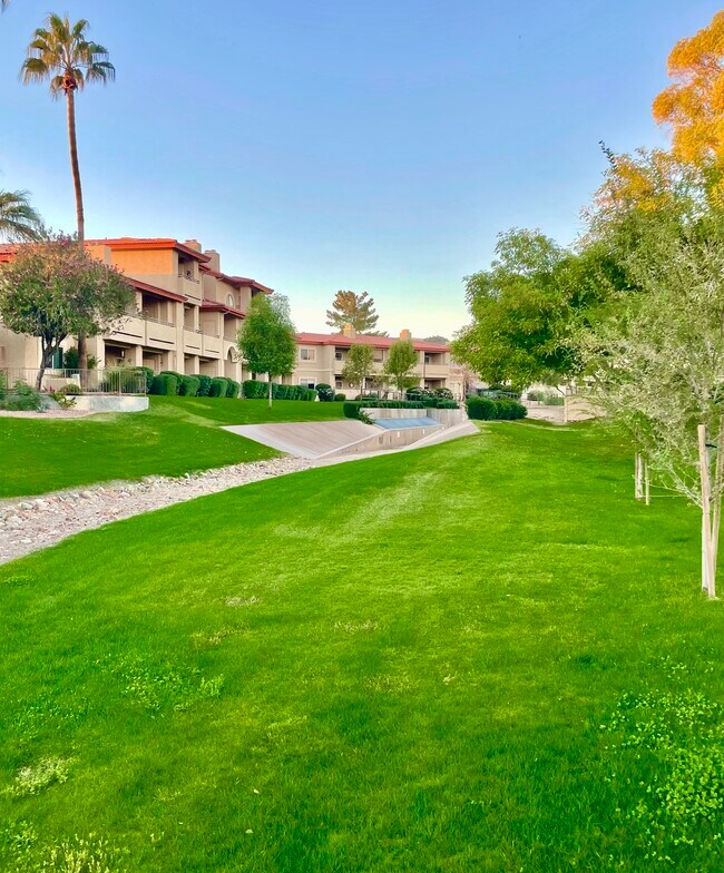 Building Photo - 10410 N Cave Creek Rd