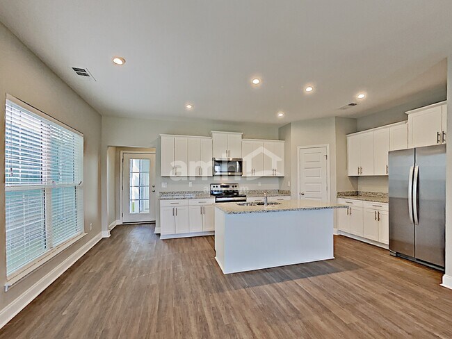 Foto del edificio - 5530 Central Grove Sq
